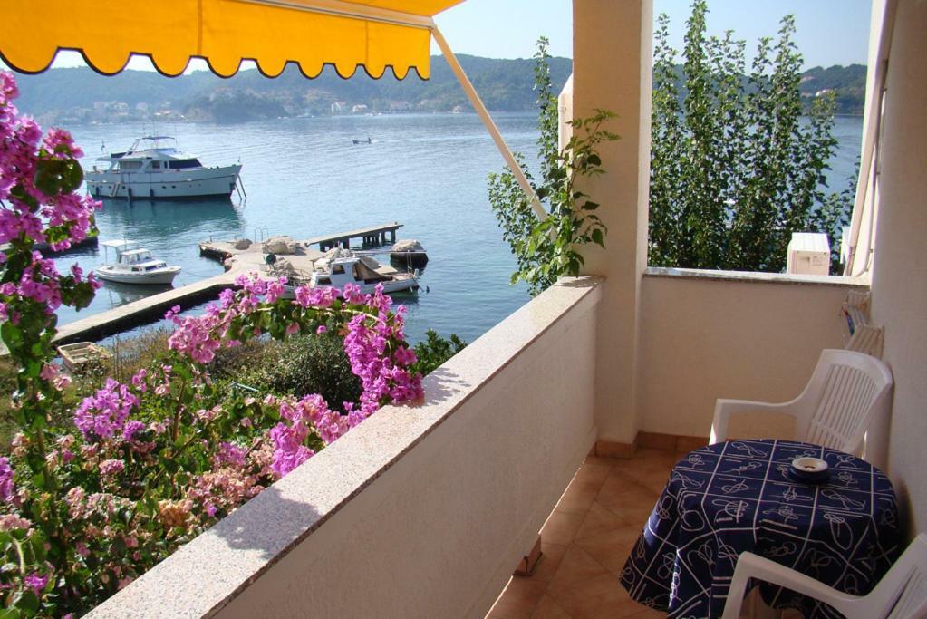 House Subic Apartment Supetarska Draga Exterior photo