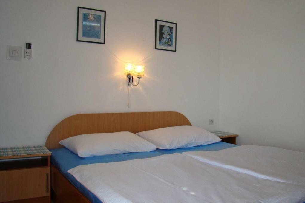 House Subic Apartment Supetarska Draga Exterior photo
